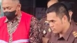 Kades Crabak DW Diduga  Korupsi Resmi Di Tahan